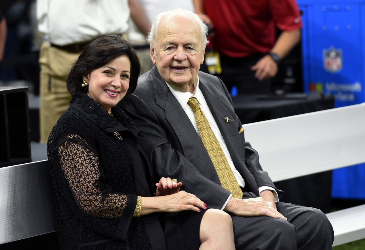 Danmanz's tweet photo. In honor of hate week. Dear sAints fans, let's not forget the PÊD0pîle 💍 your owner Gayle has been keeping hush-hush over the years. #DisgustingOrganization #FûckTheAints https://t.co/Lak0rglgj3