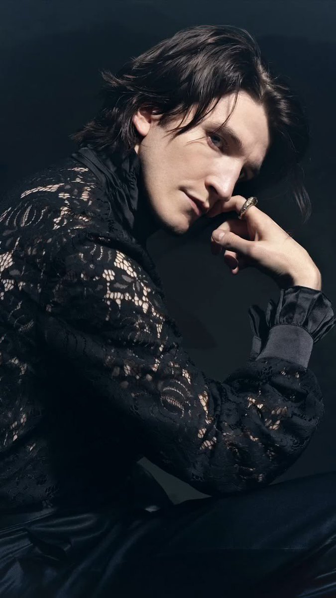 LadyFlorimel's tweet photo. @NocturneWitchs Испытываю огромную нежность к таким типажам мужиков конешно
К ним ещё Хиддлстон относится, но он голливудская икона красоты, вхвх https://t.co/jlECQNQgEB