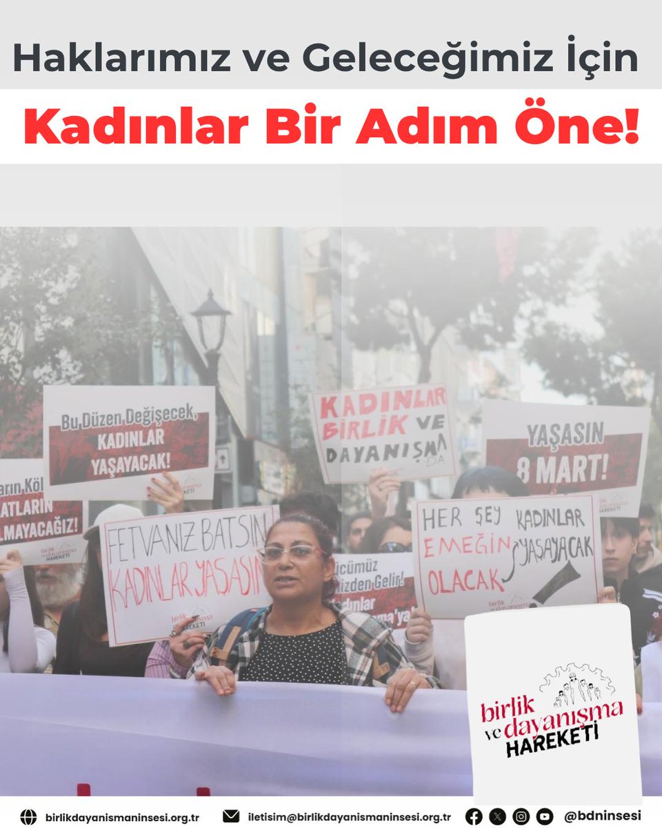 bdninsesi2's tweet photo. Haklarımız ve Geleceğimiz İçin Kadınlar Bir Adım Öne!

Anayasa Mahkemesinin yoksulluk nafakasında yer alan “süresiz olarak” ibaresini iptal etmesi nafaka hakkının gaspına yönelik bir girişim olarak değerlendirilmelidir.  Kararın yürürlüğe gireceği 30 Haziran 2027’ye kadar Meclis’in önünde önemli bir düzenleme süreci bulunuyor. 

Kadınların istihdama katılımından ücret eşitsizliğine, ücretsiz bakım emeğinden yoksulluğa kadar uzanan sorunlar ortadayken nafaka yalnızca boşanma sonrasında ödenen bir para olarak değerlendirilemez. Yıllarca ev içi emek veren, çocuk ve yaşlı bakımını sırtlanan, çalışma hayatından uzak kalan ya da güvencesiz işlerde çalışmak zorunda bırakılan kadınlar için boşanma, aynı zamanda ciddi bir ekonomik belirsizlik anlamına geliyor. Nafaka hakkı bu koşullar içinde değerlendirilmek durumundadır. Yoksulluk nafakası, boşanmanın ardından yoksulluğa düşecek tarafın yaşamını sürdürebilmesini amaçlayan bir hukuki güvencedir. 

Üstelik mevcut hukukta nafakanın her durumda ömür boyu devam etmesi gibi bir düzenleme bulunmuyor. Yoksulluğun ortadan kalkması, yeniden evlenme gibi koşullarda nafakanın sona ermesine ilişkin hükümler hukukta mevcut.  

“Türkiye'de aile yapısını korumak, düşen doğurganlık hızına karşı nüfus dinamizmini sürdürmek ve toplumsal refahı artırmak” söylemleriyle Cumhurbaşkanlığı genelgesiyle 2026-2035 dönemini kapsayan “Aile ve Nüfus 10 Yılı” vizyonu ilan edildi. AKP iktidarı bir yandan resmi belgelerinde kadınların istihdamını artırmaktan, bakım hizmetlerine erişimin geliştirilmesinden ve kadınların ekonomik olarak güçlendirilmesinden bahsederken diğer yandan kadını aile içinde ve toplumsal alanda güçsüz bırakan, sömürü, gericilik ve şiddet sarmalına iten kararları hayata geçiriyor.

Türkiye’nin İstanbul Sözleşmesi’nden çekilmesinin üzerinden (20 Mart 2021) yıllar geçti. O tarihten bugüne kadınların şiddetten korunması, ekonomik bağımsızlığı ve eşitliği konusunda olumlu hiçbir gelişme olmadı. Bugün “Ailem Güvende” adı altında yürütülen politikalar ile güvenliğin ne anlama geldiğini iyi düşünmek gerekiyor. Kadın için güvenli bir aile; ekonomik bağımlılık nedeniyle terk edilemeyen bir ev, şiddet karşısında susmak zorunda kalınan bir ilişki ya da boşanma halinde yoksulluk korkusuyla sürdürülen bir evlilik olmamalıdır. 

Yoksulluk da bir güvensizlik alanıdır. İşsizlik, güvencesiz çalışma, barınma sorunu, bakım yükü ve ekonomik bağımlılık da hayatlarımızı belirleyen gerçek tehditlerdir.

Bu nedenle nafaka hakkını tartışırken kadınların neden nafakaya ihtiyaç duyabildiğini de konuşmak zorundayız. Kadınların güvenceli istihdama erişimini artıran, eşit işe eşit ücret ilkesini hayata geçiren, kamusal bakım hizmetlerini yaygınlaştıran, çocuk bakımını kadınların bireysel sorumluluğu olmaktan çıkaran ve kadınların şiddete maruz kalmadan güvenli bir yaşam sürdürebilmelerini sağlayan bir düzen gereklidir. 

AKP’nin kadınları gericilik, sömürü ve şiddet kıskacına almasına, nafaka hakkını gasp etmesine karşı mücadeleyi yükseltmek zorundayız. 

İnsanca yaşayabileceğimiz, sokaklarında özgürce dolaşabileceğimiz bir ülke için kadınlar bir adım öne!

🔗 https://t.co/Yxx9uKZOXm