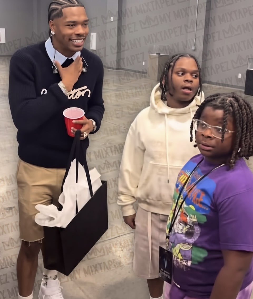 oko_anthon17004's tweet photo. Lil BABY chilling with his twini 42 DUGG &amp; JASON 👀

Look at that smile 😭🥹 https://t.co/blHHk85WjN