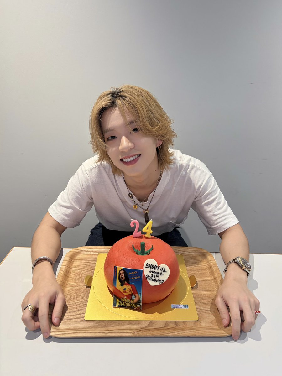 wg_movie's tweet photo. 森さんにバースデーケーキの
サプライズをさせていただきました❕🎂🍅 ₊˚⊹♡
お誕生日おめでとうございました🎉✨

素敵な一年になりますように🍀⟡.· https://t.co/mDf6H8Cd52