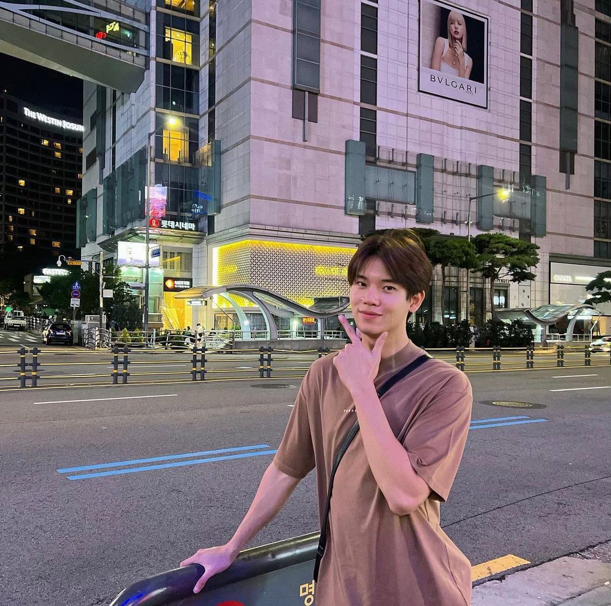 k22984's tweet photo. @mint_anw สุขสันต์วันเกิดหยิ่นหยิ่น ขอให้ทุกวันมีแต่รอยยิ้ม
#28ปีสารวัตรตี๋ยิ้มหวาน 
28th HAPPY YINYIN DAY https://t.co/obwRCI1NuO