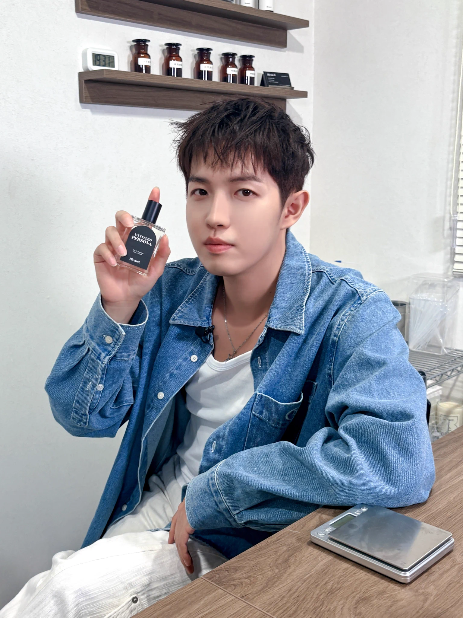 김재환 KIM JAE HWAN a X: 
