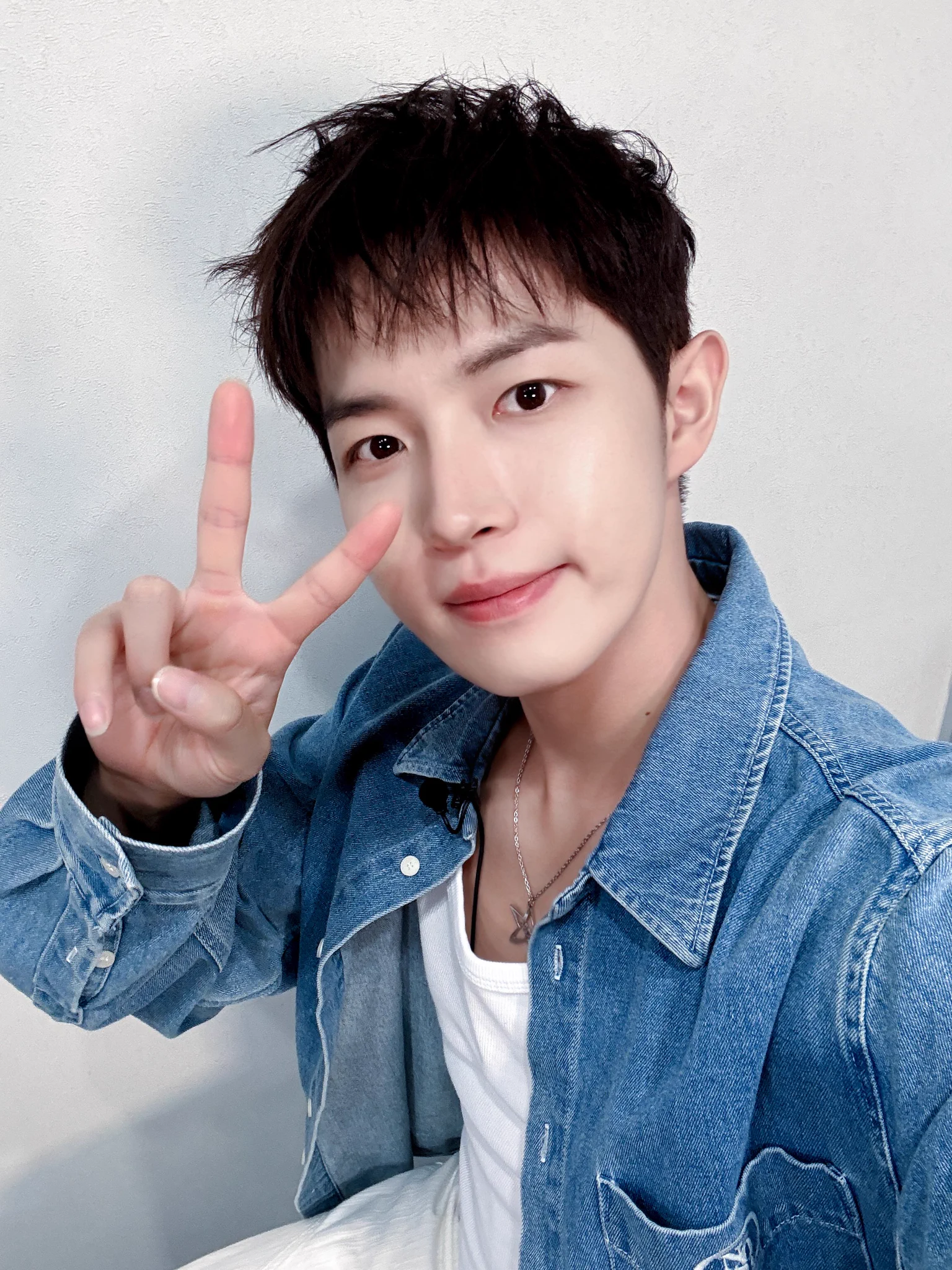 김재환 KIM JAE HWAN a X: 