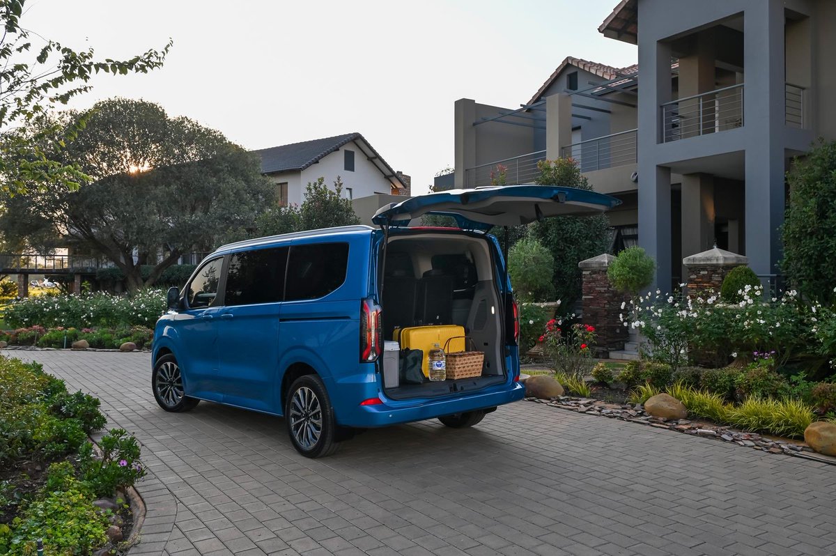 khuleonwheels's tweet photo. Ford Adds All-Wheel Drive to Tourneo Titanium X.See details here: https://t.co/j7D0CLc6Tt

@FordSouthAfrica #FordSA #FordTourneo #TitaniumX https://t.co/Zqd4NozgNV