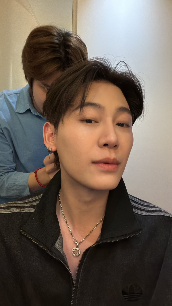 bb0un's tweet photo. เช้านี้ที่ปารีส

Hairstyle by prem https://t.co/osgupcZJWm