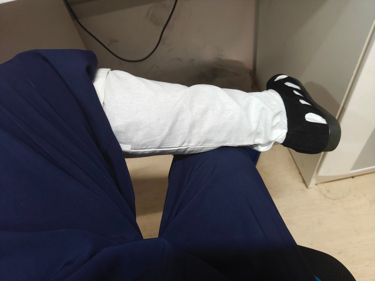 MichaelePhxmsw's tweet photo. 国庆快乐啊。不穿鞋的云袜来一次。嘿嘿嘿#云袜#十方鞋 https://t.co/aWm2ScaNTb