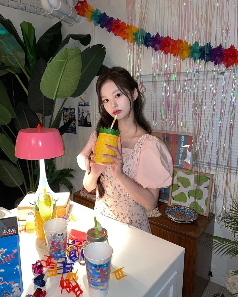 _zip2026's tweet photo. 📁zip님이 드리는 ABLY 전상품 5% 쿠폰 
- 쿠폰 바로 등록 : https://t.co/yG9s1S9059  

📁엔믹스 설윤 가성비 손민수.zip 
- 카리나도 착용한 1만원대 플라워 원피스 🌸

🔗[낫유어로즈] Frill mini dress (Pink)
https://t.co/BXWI2gbW3F

#SULLYOON #NMIXX https://t.co/npCr8YdTA1