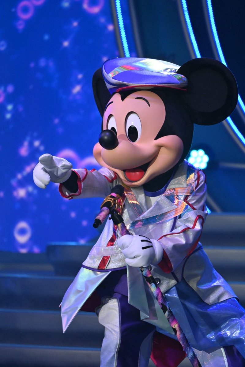 tenchan_disney's tweet photo. 新ショーのミッキー様ほんとにスタァでした。 https://t.co/VImTfdKuT2