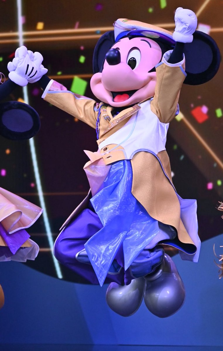 tenchan_disney's tweet photo. 新ショーのミッキー様ほんとにスタァでした。 https://t.co/VImTfdKuT2