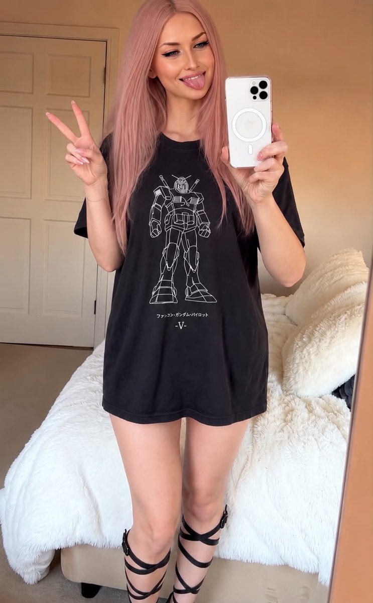 Hannahstella36's tweet photo. Hello Everyone it’s your girl Hannah your favorite trans girl https://t.co/hbdx1fD47s https://t.co/r5pbuHhnHI