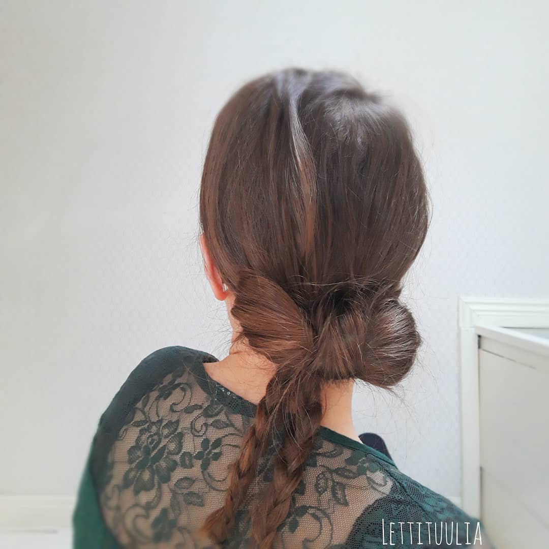 ssstandshore's tweet photo. My first attempt at a braided bow—Day 11 of 30 Days of Braiding. https://t.co/Ya6P5s7Dfi
