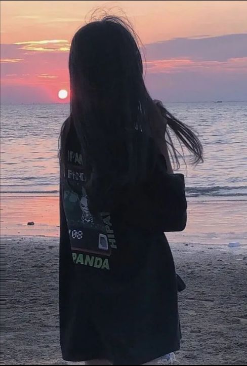 fluxglm75d's tweet photo. [Waves surge, I bow deeply, carrying the weight on my spine—small moments of honesty hit harder than ever.]， https://t.co/7vUYYFMihT