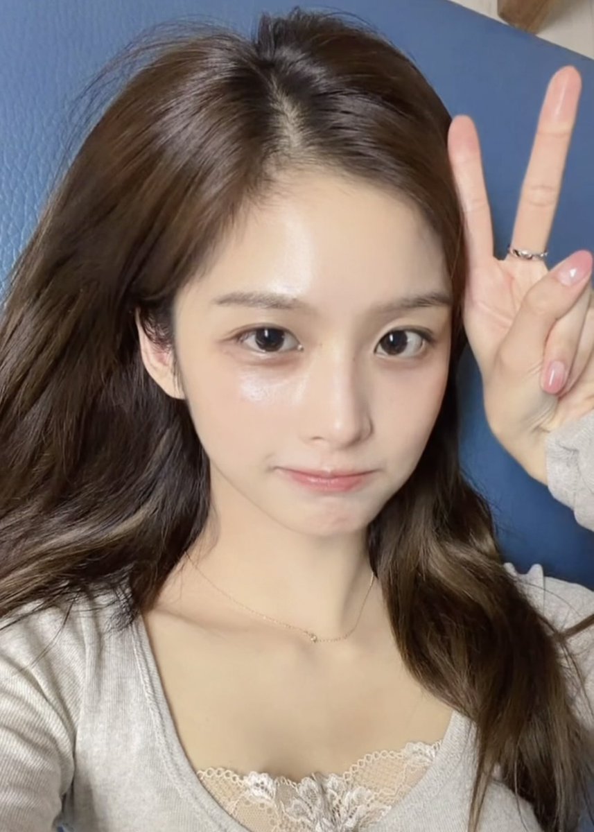 _zip2026's tweet photo. 📁zip님이 드리는 ABLY 전상품 5% 쿠폰 
- 쿠폰 바로 등록 : https://t.co/yG9s1S9059  

📁엔믹스 설윤 가성비 손민수.zip 
- 품절대란 5만원대 자라 가디건 🐻

🔗[자라] 레이스 브이넥 크롭 니트 재킷
https://t.co/jWM3OH37nj
https://t.co/K4BwfrsYEk

#SULLYOON #NMIXX https://t.co/xgDigNoBnI