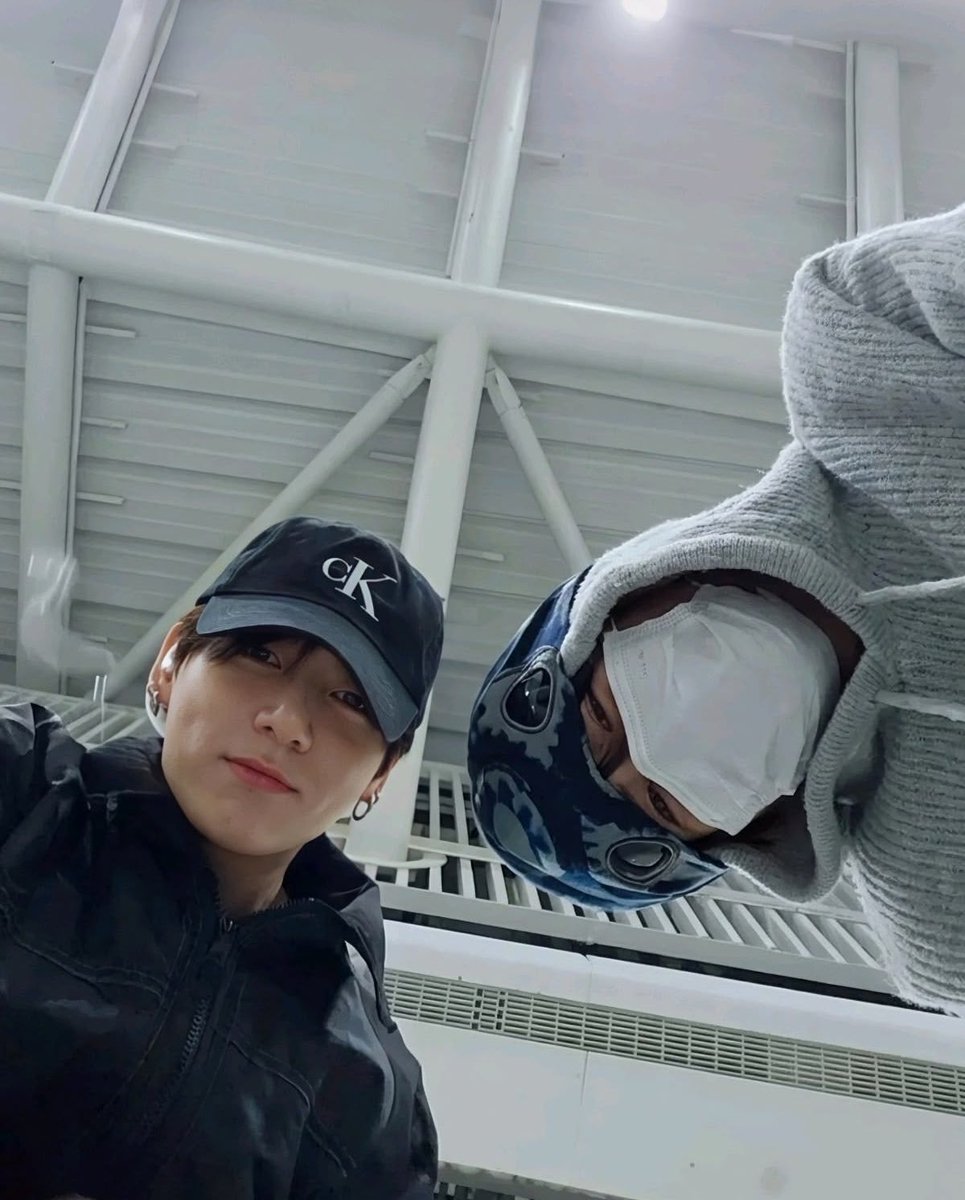 BTS_TAEHYUNGO's tweet photo. Taekook https://t.co/OPtHX3L3Bt
