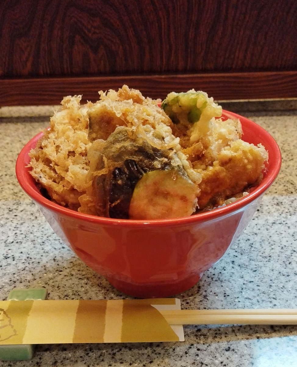 1692spear's tweet photo. 白エビのかき揚げ丼美味しい(*´ч`*) https://t.co/XlJhzpVyOp