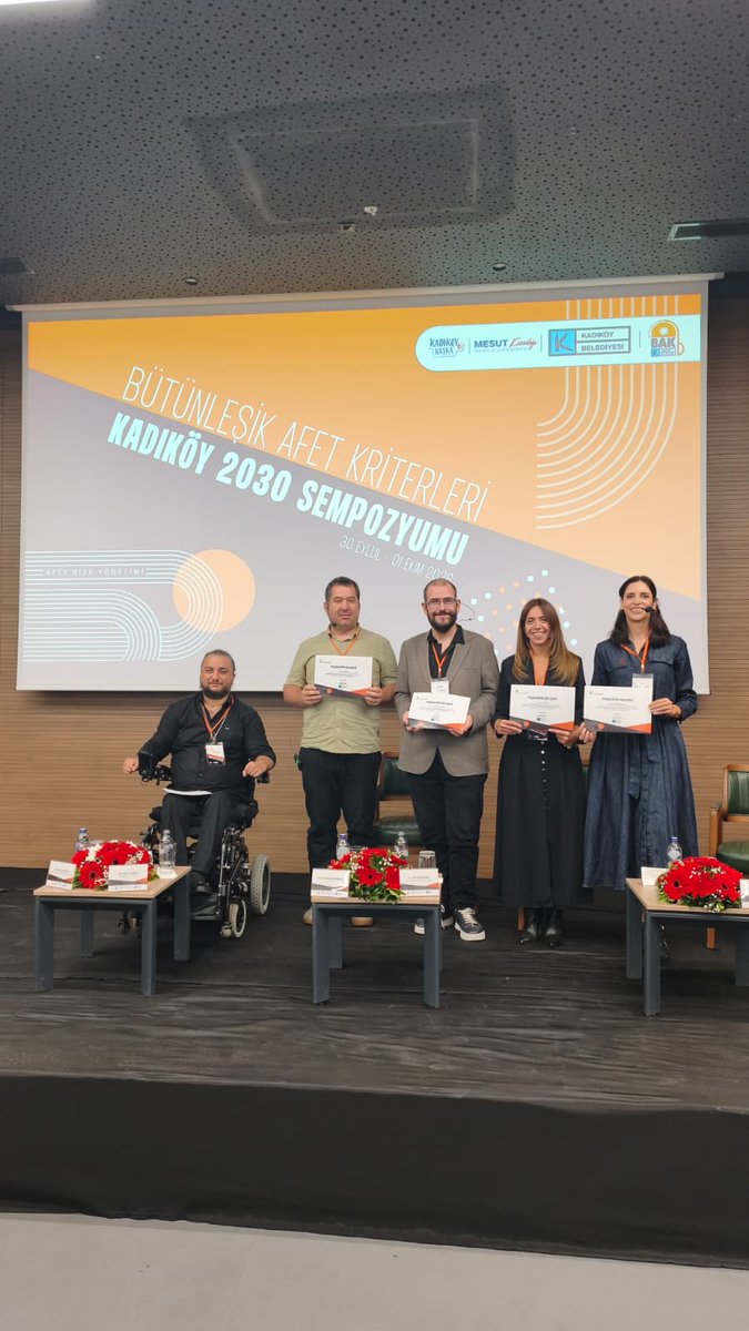Support2Life's tweet photo. Bütünleşik Afet Kriterleri Kadıköy 2030 Sempozyumu'nda yerimizi aldık.

@kadikoybelediye'nin organize ettiği sempozyumda, Marmara Ereğlisi Kentsel Afetlere Hazırlık projemizi ve kırılgan gruplar için toplanma alanları çözümlerimizi katılımcılarla paylaştık. https://t.co/LBRfdCJoOZ