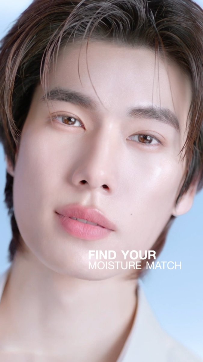 Autumn19392's tweet photo. The visuals king Phuwin, is now the Brand Ambassador of MizuMi Moist

A match made in skincare heaven✨ 
#phuwintang  @phuwintang 

PHUWIN MIZUMI MOIST BA
#MizuMIxPHUWIN https://t.co/uD5JIaafTZ