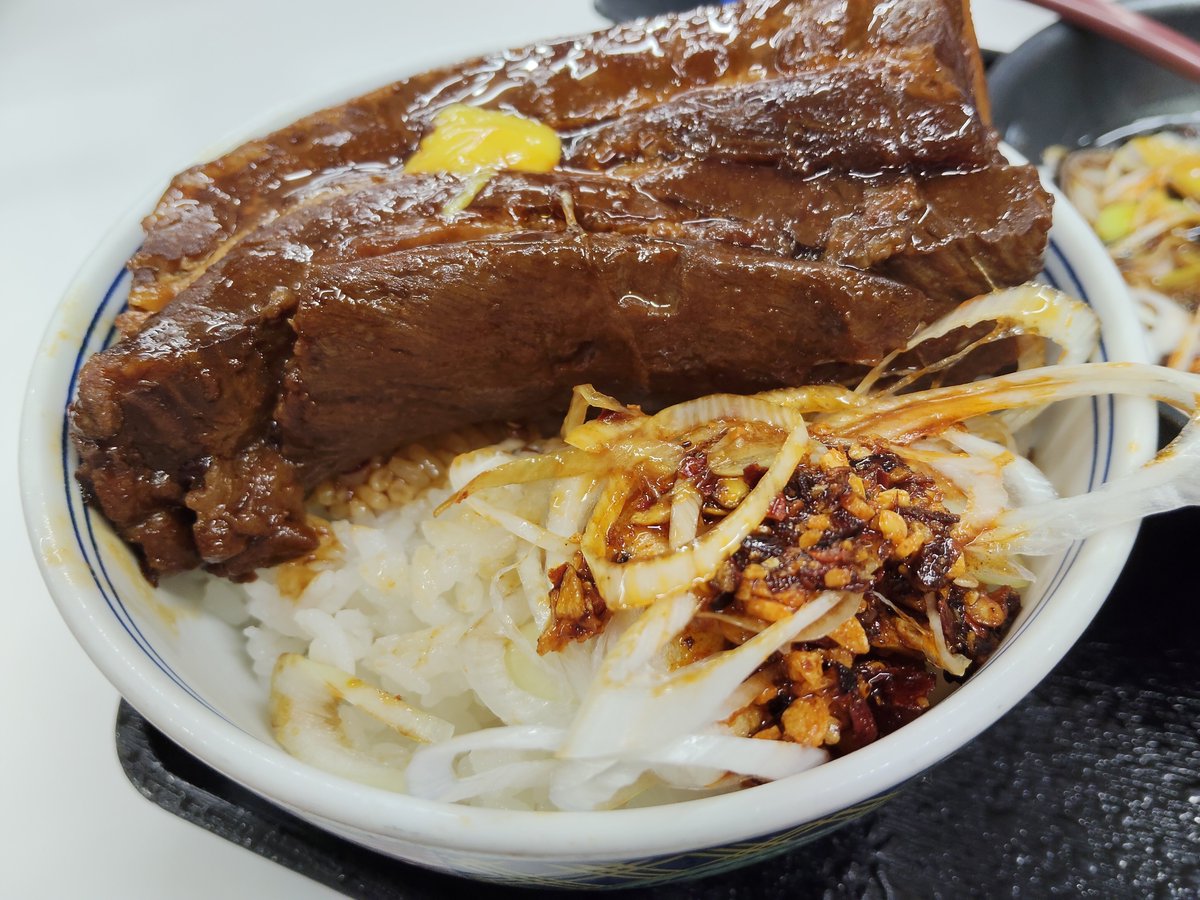 YAMAMADA_oo's tweet photo. 今月末が健康診断なのでヘルシーなご飯にします
角煮丼…　ヘルシーだね… https://t.co/APJlwEILe8