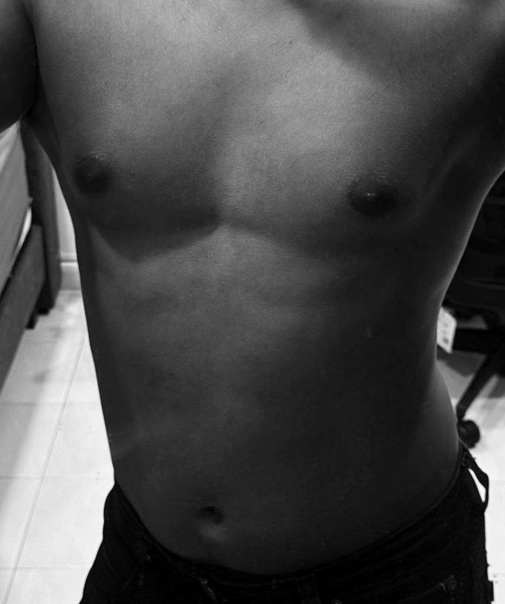 Thines_xx's tweet photo. Any Malay top https://t.co/9rZquOgTto