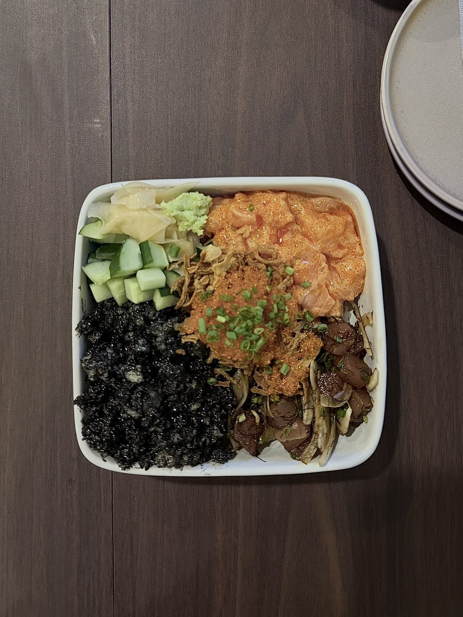 ginnynatnicha's tweet photo. นอนไม่หลับฝันถึงตั้งหลายวัน ได้กินซักที🥹🍣 https://t.co/qVv42LFy6E