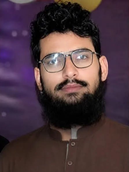 Tushar_KN's tweet photo. Arjumand Gulzar Dar, aka Hamza Burhan, orchestrated the Pulwama attack, which killed 40 CRPF personnel

Captain Smit Machchhar risked his life and saved 174 Jews, bringing honour to the nation

Their Hero                          Our Hero https://t.co/IHyOS77qlX