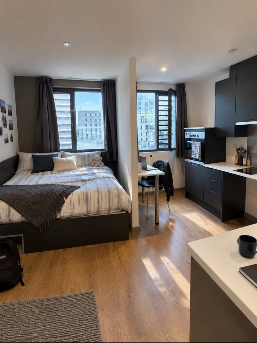 cozyeras's tweet photo. Black, beige, wood tones… the perfect cozy combination. 🤎 https://t.co/gxdExgJP6Y