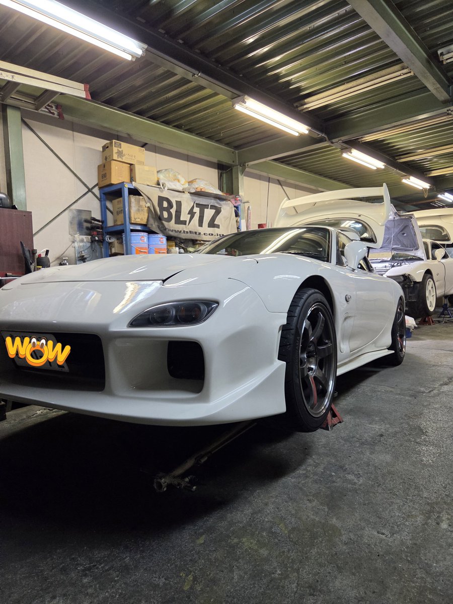 Godaracing's tweet photo. 今日から10月👍
シーズンOFFしてたサーキット組が続々動き始めてますが…昨夜 I君FDが入庫😊

彼は数年前からサーキットデビューしたい若者の1人でしたが、自営業が忙しく…😓

しかし、仕事の段取りつけて練習会に参加するみたい💦(感心感心👌)
で、万が一の為にワンオフ牽引フック製作のご依頼です😅 https://t.co/TUtj3MvKUe