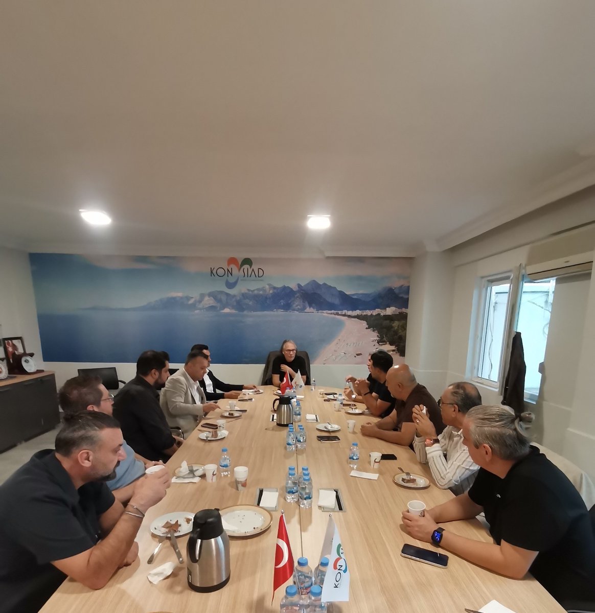 konysiad's tweet photo. Yönetim Kurulumuz  Ekim ayında yapılacak "Sonsuz Cumhuriyet" temalı yarışma ve olağan toplantımıza dair değerlendirmelerde bulundu. 
Toplantı sonrası YK Üyemiz Serkan Sürer'in aynı güne denk gelen doğum günü de kutlandı.
Kendisine sağlıklı ve başarılı nice yaşlar diliyoruz. https://t.co/6houR2UZvG