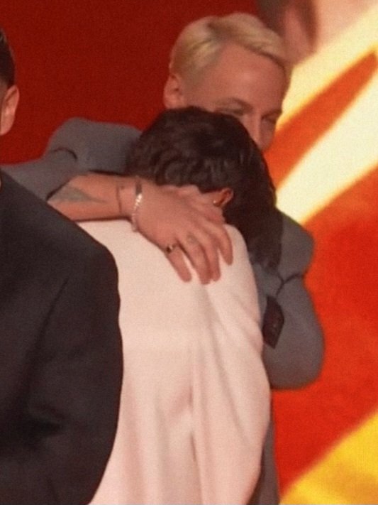 samagr7's tweet photo. The way he buries his face in a hug when he gets emotional. He's so precious to me :(((( https://t.co/3AmRjSAbma