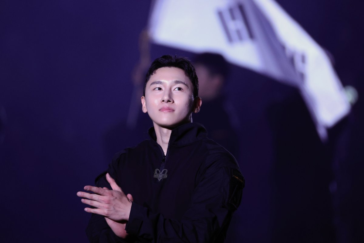 IMagination0126's tweet photo. 261001 지상군페스티벌
📸HQ
보고 싶다  #창균 
©️IMagination0126 https://t.co/gweDHzrbxo