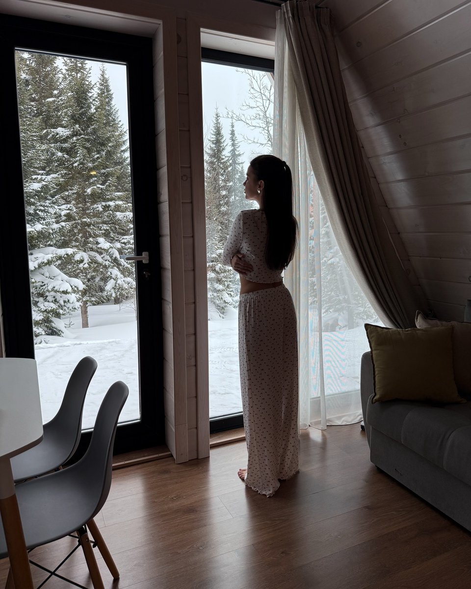 NaeJae25's tweet photo. Photo shared by Anastasia Sukhanova | stylist on January 23, 2025, tagging OOTD Magazine, Velvet Dynasty, Hello Aesthete, and VIIISUUAL. https://t.co/NXaBEDs6EF
