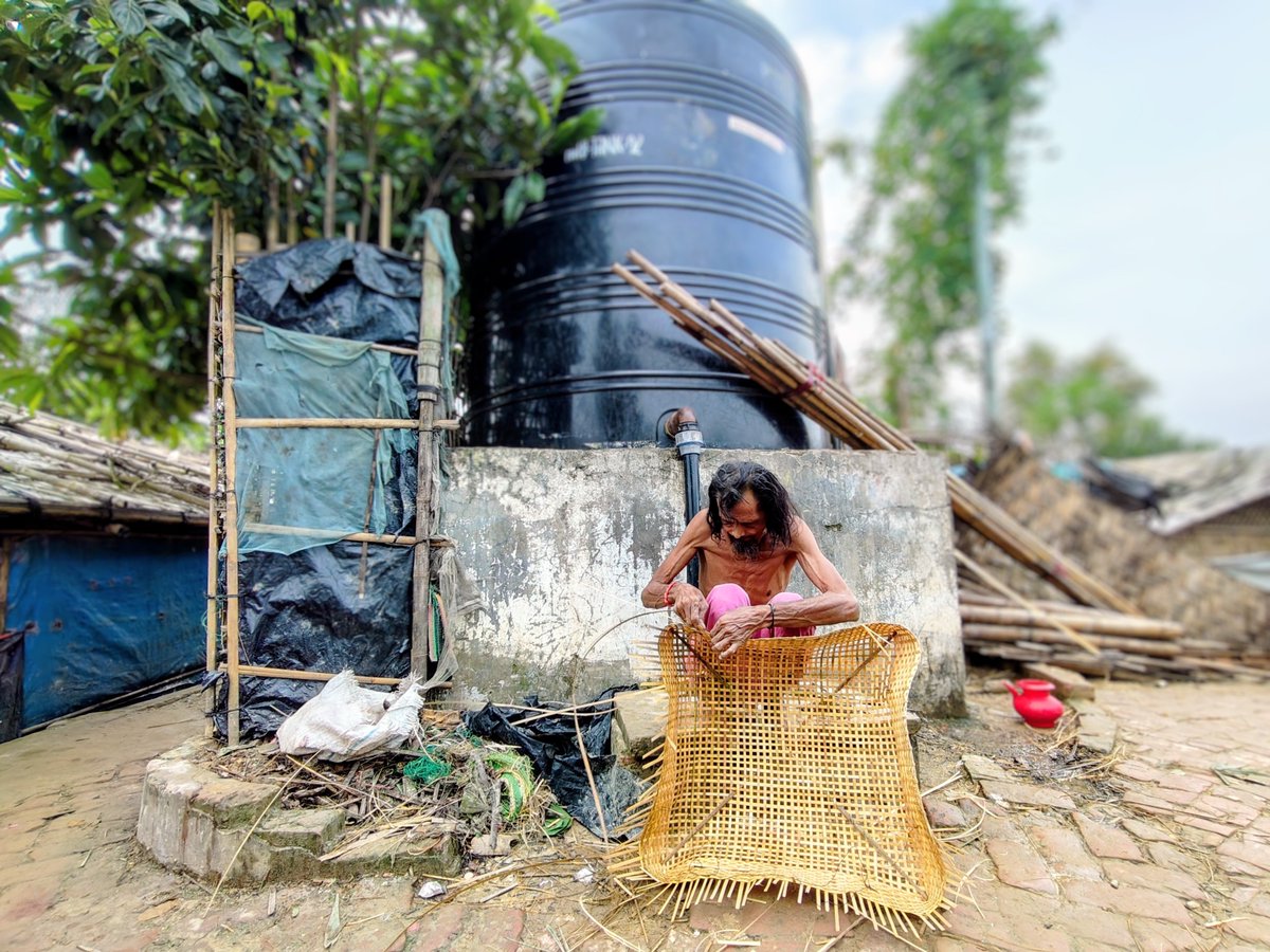 RoAnisHlaMyint's tweet photo. #Rohingya #RohingyaCulture #RohingyaHeritage #RohingyaTradition #LaiBasket #BambooBasket #TraditionalCraft #RohingyaArt #RohingyaLife #CulturalHeritage #RohingyaCommunity #RohingyaStories
@RoAnisHlaMyint https://t.co/hAW4bC3Lj4