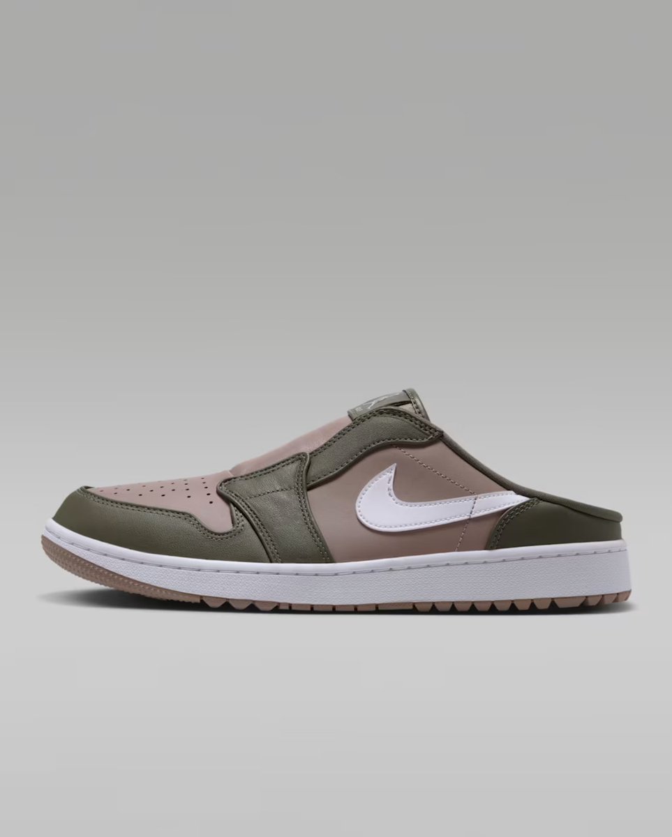 snkr_twitr's tweet photo. AD: LIVE in 45mins via Nike US

-Air Jordan 1 Low Golf 
Medium Olive/Khaki https://t.co/mLLt8r5goo
White/Hydrogen Blue https://t.co/I0oZVMHTqG

Mules 'Medium Olive/Khaki'
https://t.co/iqSRmNc1qd

- Jordan Legacy 312 Low MCS Baseball Cleats 'White/Varsity Red/Black' https://t.co/bwD6HSBUyV