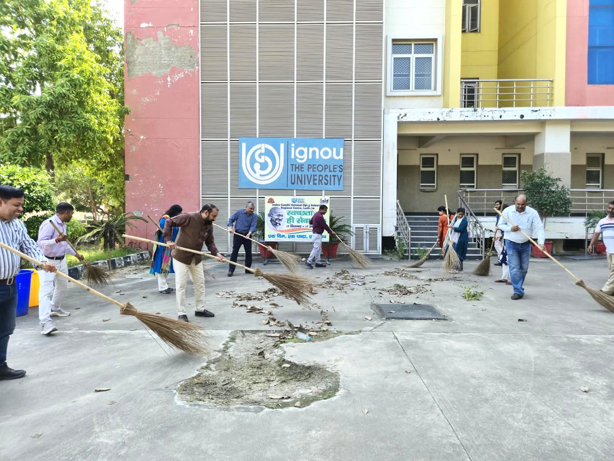 IGNOULucknow's tweet photo. Clean entrance, Clean office, Clean minds, Clean thoughts.... Swachhata Hi Seva (SHS) 2026 ... Shifting from "not my responsibility" to "shared responsibility". https://t.co/7CmAsozcLK