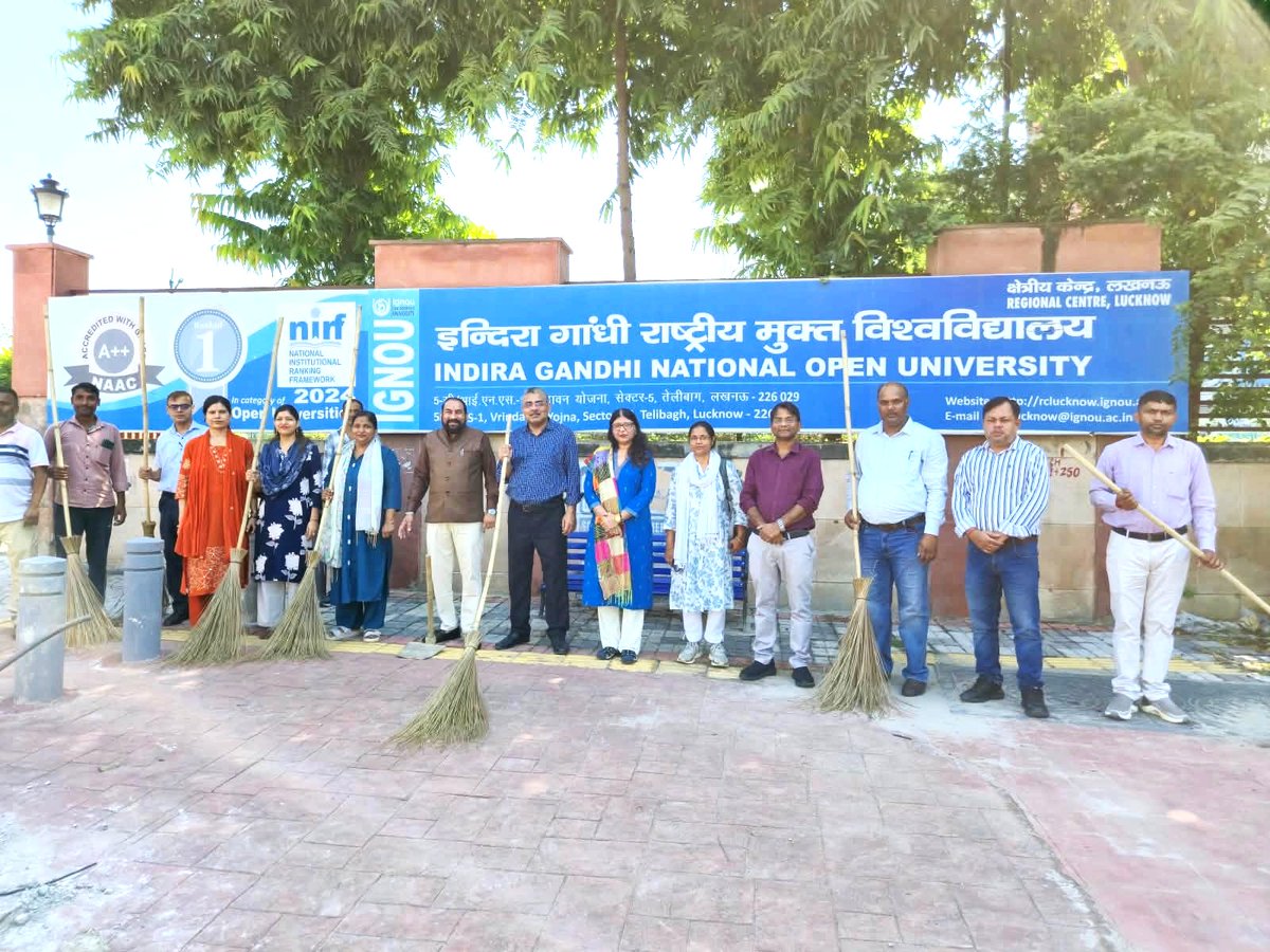 IGNOULucknow's tweet photo. Clean entrance, Clean office, Clean minds, Clean thoughts.... Swachhata Hi Seva (SHS) 2026 ... Shifting from "not my responsibility" to "shared responsibility". https://t.co/7CmAsozcLK