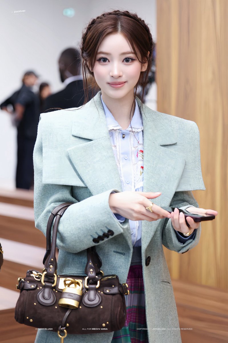 joyceluqc_'s tweet photo. 261001

#ANNAxCHLOÉ
#ANNA #안나
#MEOVV #미야오 https://t.co/rbNlOGOhuT