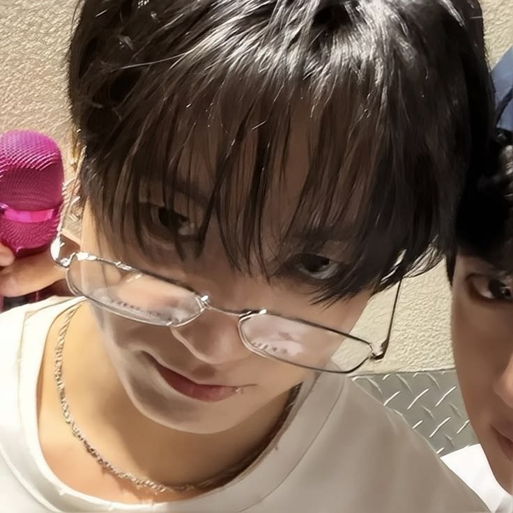 jkoocinni's tweet photo. bueno yo tmb quiero mutis
- only army
- 19yrs y jikooker (pero amo TODOS los ships)
- perucha que verá a bts el 10/10

rt y fav xfis 🙏🏻 agarro confianza rápido así que vengan a mi armys de mierda https://t.co/i81nSngL6f