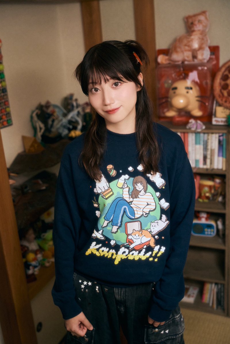 yukke_SAKE's tweet photo. 【新作グッズのお知らせ✈️】
旅に乾杯スウェットが完成です〜！！
猫と旅と酒、好きなものを全部
詰め込んでもらいました🐈
珍しく小物たちもたくさんあるので
酒村商店からぜひお迎えしてね🍺))
https://t.co/mzmNMD9Ngd https://t.co/87m41U9dqV
