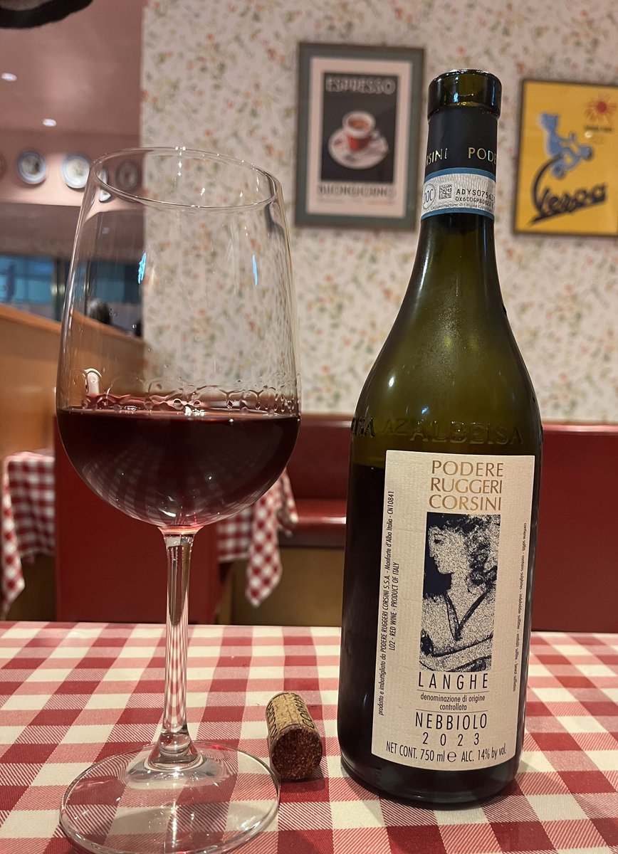 tanoshiiwine's tweet photo. イタ飯からこんばんは！🍝🇮🇹
ネッビオーロおいしい！だいすき！（語彙力）😽🍷 https://t.co/GnQWcYej30