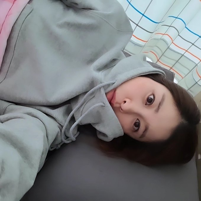 umty123's tweet photo. 심심해유 ~이러고 잇네용 ~한가한 하루 ~  

#섹트 #맘눌뎀 #40대 #디엠 https://t.co/Hft6dHQivi