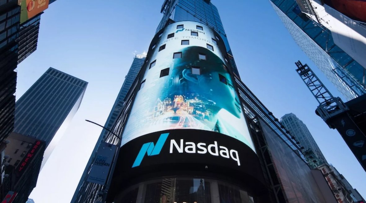 MichaelCarrzna's tweet photo. Nasdaq closed Wednesday at 26,861, +0.2%. NDX 30,409. S&amp;P 7,652, −0.3%. Dow 50,906, −0.9%. Month: Nasdaq green. Dow and S&amp;P red. Quarter: Dow the laggard. AI carried Q3. The long bond did not. #QQQ https://t.co/YaAHHnnWMc