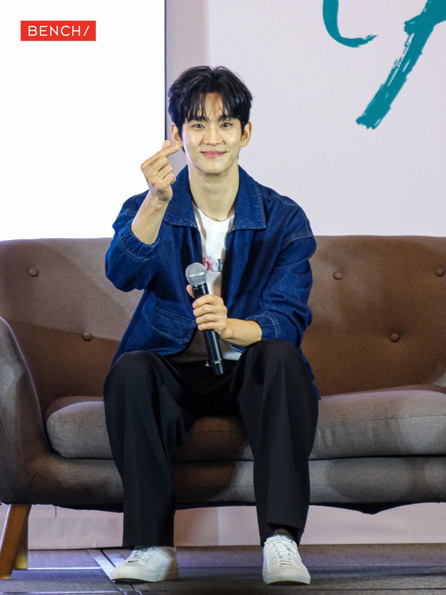 benchtm's tweet photo. First look at Kim Soo Hyun! ✨ The press conference was made even more special with the 50 SVIP winners who got to experience the Press Conference View Pass. Are you as excited as we are for #BENCHOurForeverWithYou? ❤️

#BENCHxKimSooHyun #GlobalBENCHsetter https://t.co/Vz5VCkbNBk