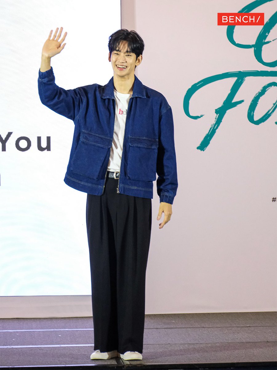 benchtm's tweet photo. First look at Kim Soo Hyun! ✨ The press conference was made even more special with the 50 SVIP winners who got to experience the Press Conference View Pass. Are you as excited as we are for #BENCHOurForeverWithYou? ❤️

#BENCHxKimSooHyun #GlobalBENCHsetter https://t.co/Vz5VCkbNBk