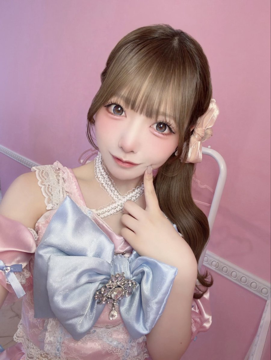 momo_milmaro's tweet photo. 【おしらせ】

11月29日をもってMilkyMaronを卒業します。

残り約2ヶ月今まで出会ってくれたみんなに感謝の気持ち伝えさせてほしいです！

卒業イベントの予定はないですが、29日はももにください🙂‍↕️🙂‍↕️🤍 https://t.co/15CQ684lYh