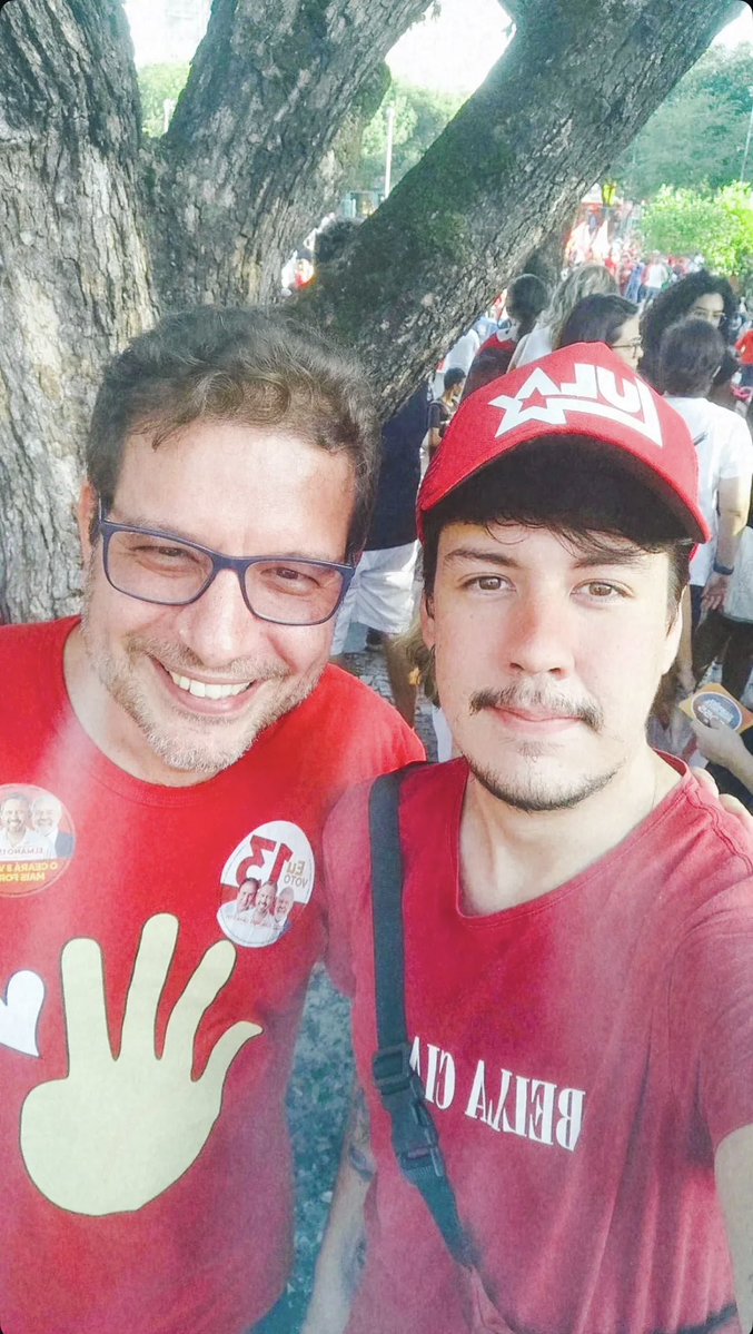 mthslns's tweet photo. Eu voto no Renato Roseno desde 2012 amigos, nem que ele me peça eu mudo. Diferente de umas e outras que fazem campanha contra, ele sempre tá presente em atos políticos e manifestações culturais. Coisa mais fácil é tirar foto com ele por Fortaleza. https://t.co/GoVeOjtOYV