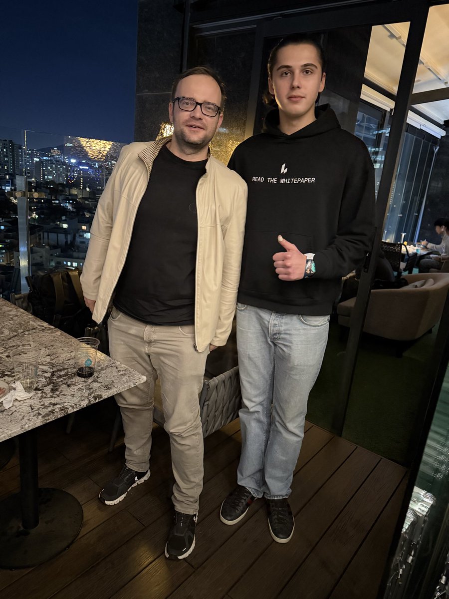 ruslan55x's tweet photo. Event from @Lighter_xyz 

Met @manud_p and @vnovakovski for the first time! Still holding part of my airdrop, believe in further growth! https://t.co/ddmI9U1gw2