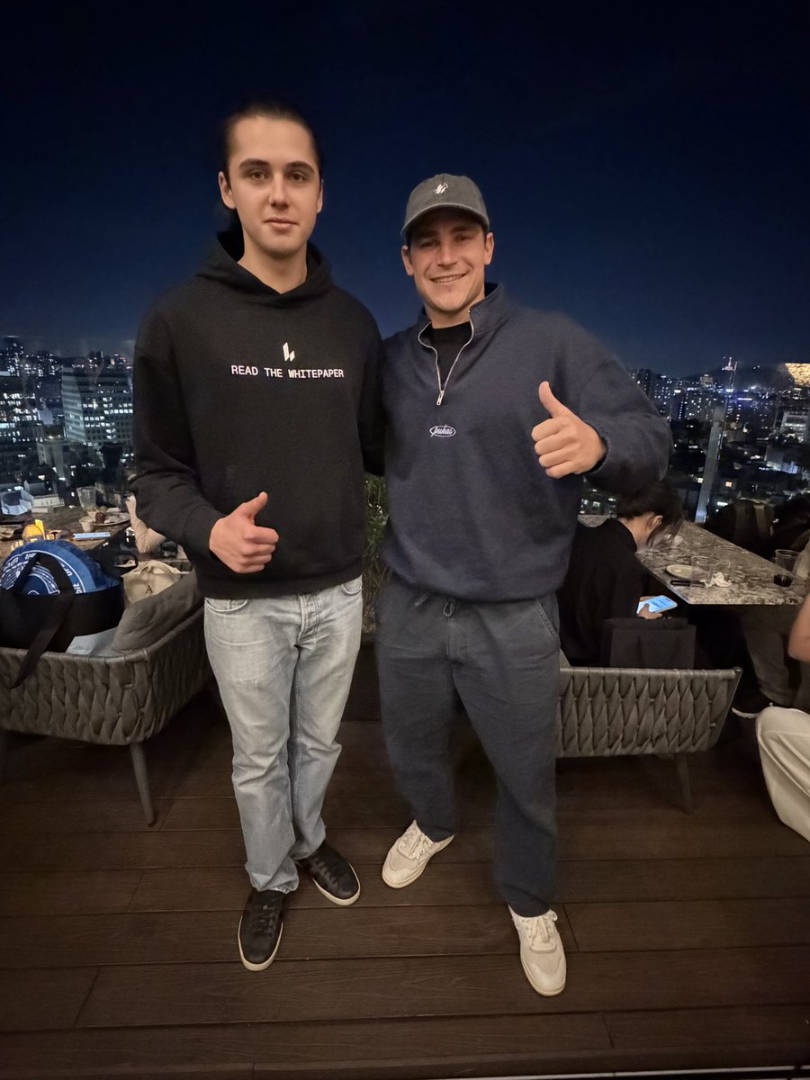ruslan55x's tweet photo. Event from @Lighter_xyz 

Met @manud_p and @vnovakovski for the first time! Still holding part of my airdrop, believe in further growth! https://t.co/ddmI9U1gw2