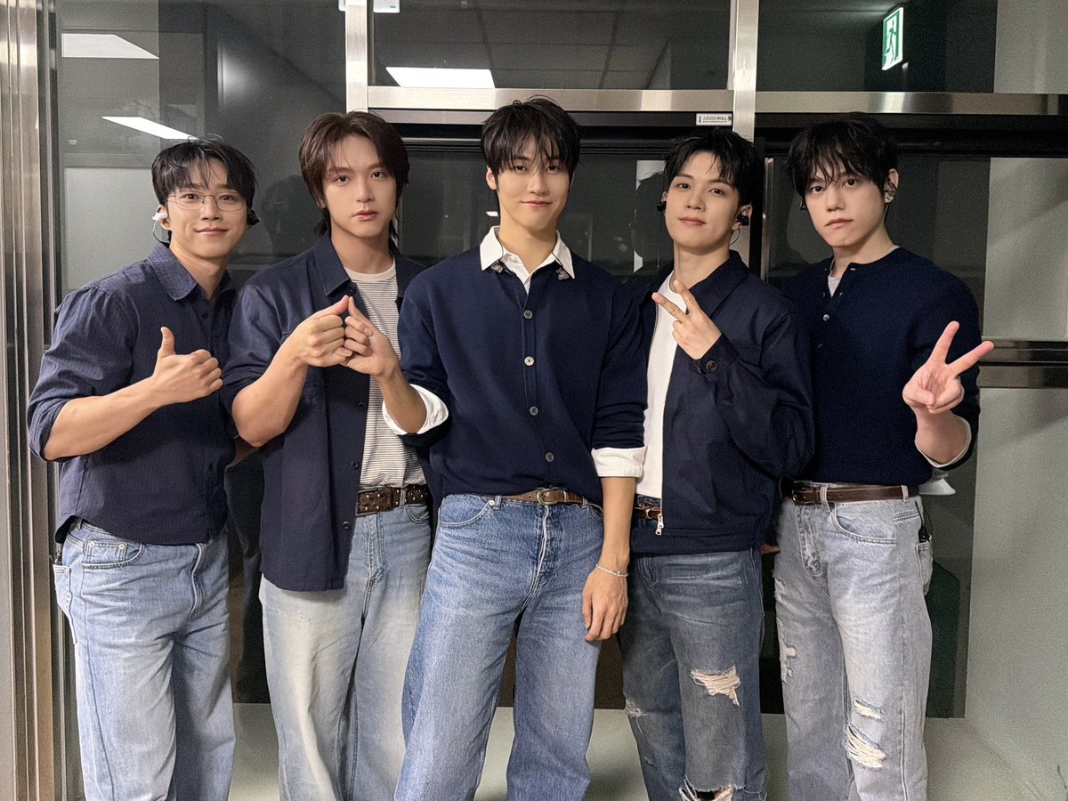 NFlyingofficial's tweet photo. [📸] 서일대학교 제52회 용마대동제 ‘RE:BOOT : 우리의 청춘을 재부팅하는 순간’

#NFlying #엔플라잉 #Still #잔불 https://t.co/Lms4WTMoj8