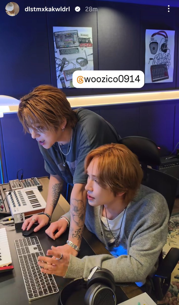 laejinq85's tweet photo. Kek meme tukang ngeprint dan mahasiswa gaptek itu dah

Zico: ini mana yang mau diprint a?
Onew: yang itu a, lima lembar https://t.co/nrGbIHRpVm